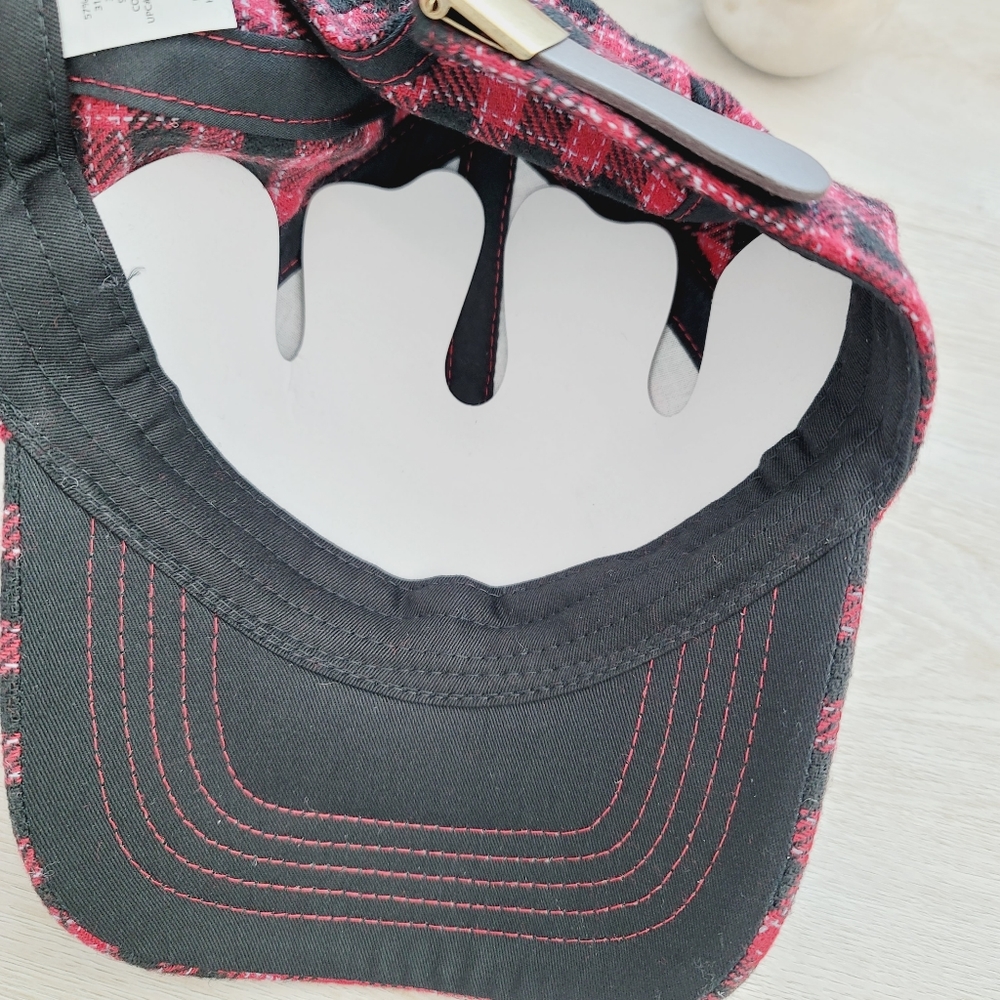 💕 NWT Time and Tru Red Black Mini Check Cap - Picture 13 of 15